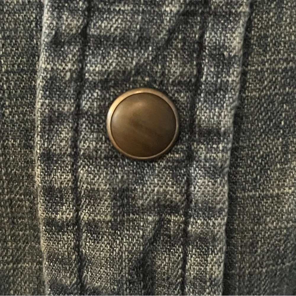 American Eagle Outfitters Men's Blue Denim Button-Down Shirt